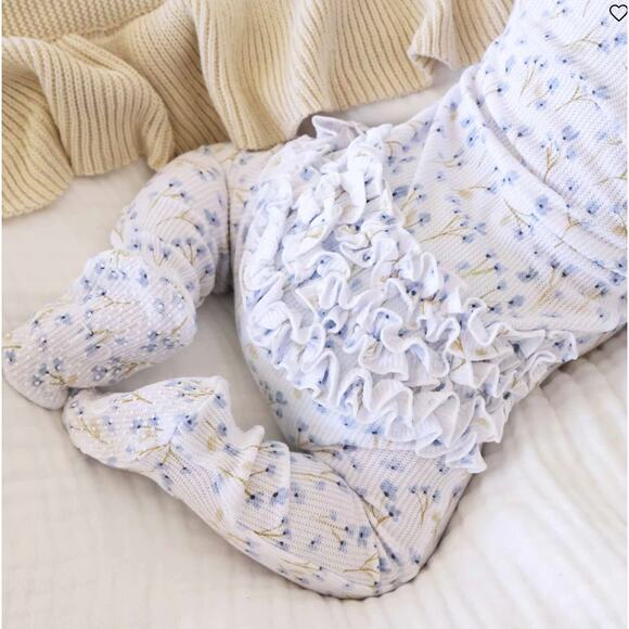 Caden Lane Bamboo Waffle Zipper Ruffle Footie (Bundle of 2) - Picture 7 of 13